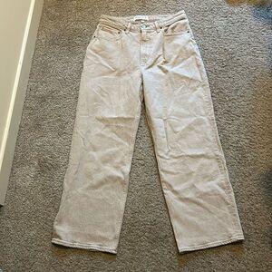 Abercrombie and Fitch Women’s High Rise 90s Relaxed Jean (Size 8/Waist 29)